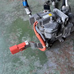 AC COMPRESSOR 2012-2015 TOYOTA PRIUS 1.8 REGULAR.
