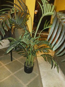 2 NEW GORGEOUS ARTIFICIAL PLANTS IN POTS PAID 79EACH SELL 25 SET FIRM