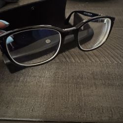 Persol Glasses / It Has Prescription But selling Frames 