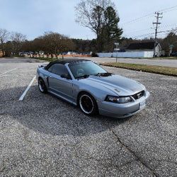 2004 Ford Mustang