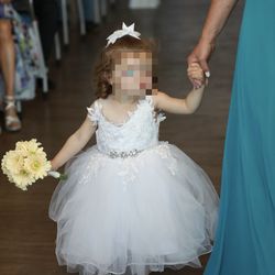 Size 2T White Dresses - tulle and comfy size 2T
