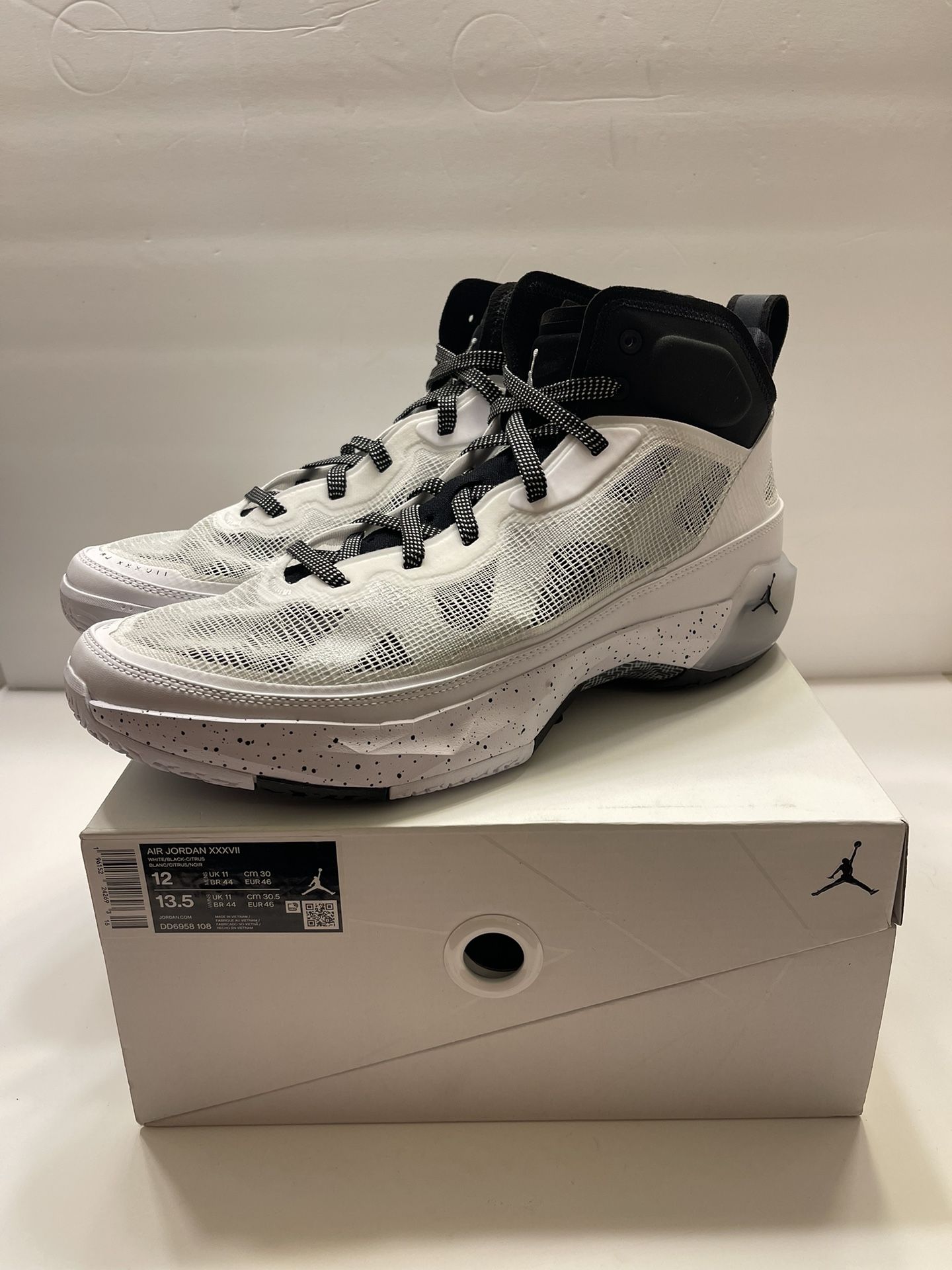 Nike Air Jordan XXXVII 37 Oreo White Black Basketball Shoes DD6958-108 Sz 12