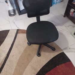 Desk Chair Like New
