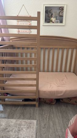 Crib / toddler bed
