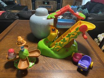 Vintage 2009 Weeble Wobbles Playskool Treehous Set