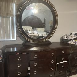 FULL BEDROOM SET FOR SALE 