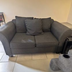 Dark Gray Loveseat Couch – Cozy & Modern