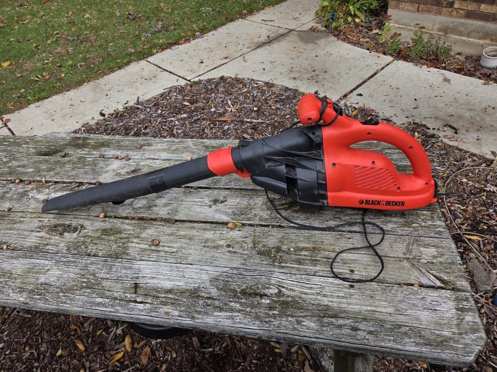 Black & Decker Leaf Blower HEAVY DUTY!