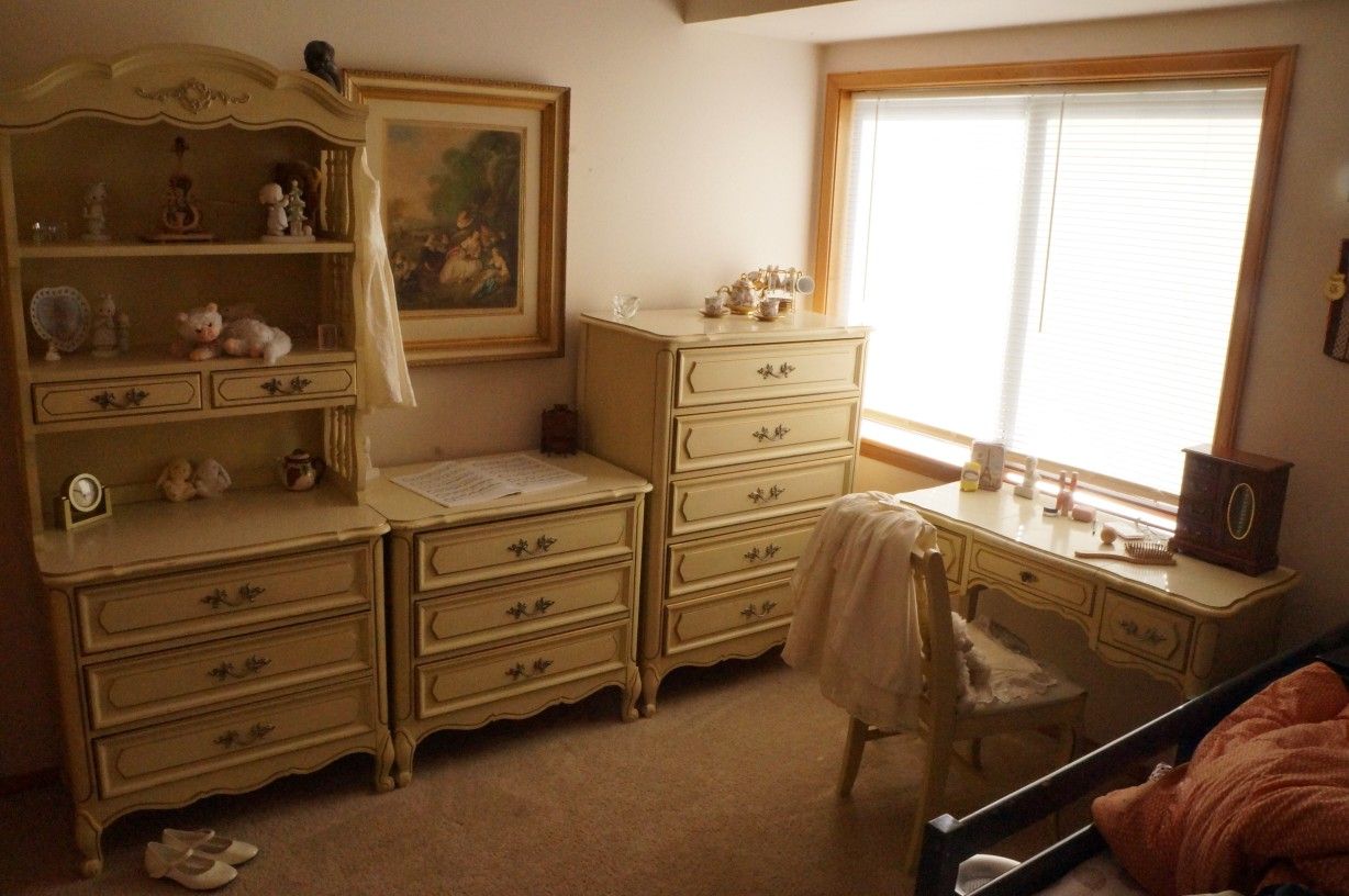 Henry Link French Provincial 4pc Dresser and Vanity Set