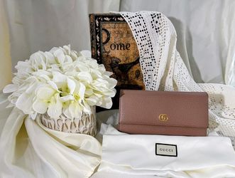 Gucci Marmont Continental Wallet