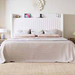 Queen Size Platform Bed Frame with USB Charging Station and Storage Shelf/Upholstered Velvet Wingback Headboard/Wooden Slats Support/No Box Spring Nee