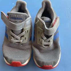 Adidas kids shoes size C 8