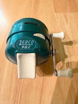Vintage 9BZ Fishing Reel