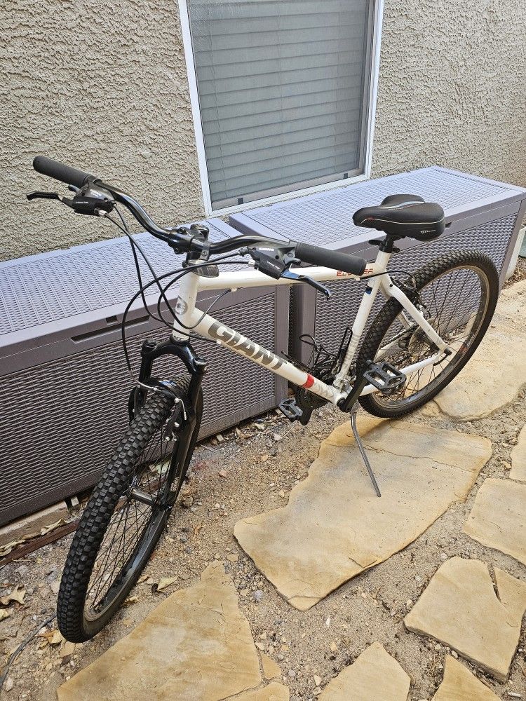 Giant Boulder Bike Bicycle