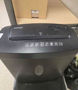 Staples Paper Shredder