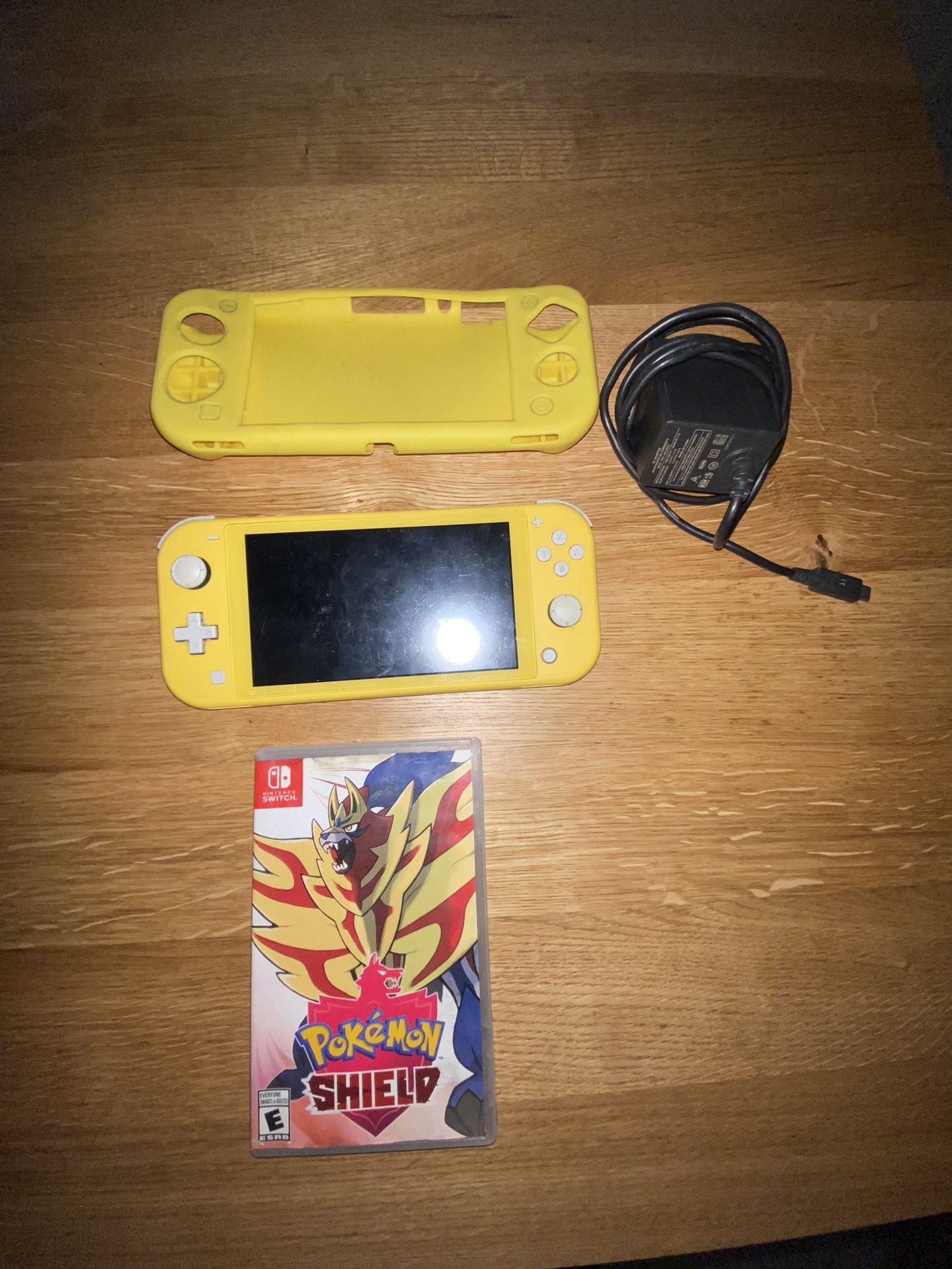 Nintendo Switch lite Pokémon Shield