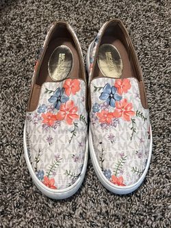 Women’s Michael Kors Slip On Shoe - Size 8