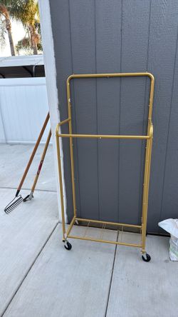 Clothing rack