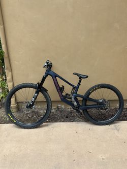 Santa Cruz Nomad Freeride Build.