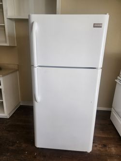 Frigidaire Refrigerator 18cu.