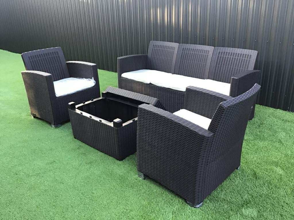 Set of 5 ¡Sofa , chairs and table! New