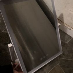 Mirror With Light 
