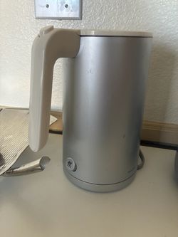 Large capacity electric pot