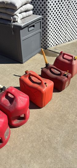 Gasoline hand held gas tanks