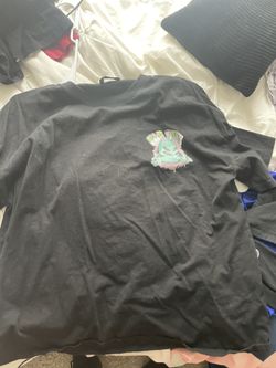 graphic tee