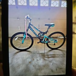 26" Women Huffy Trail Runner Mountain Bike