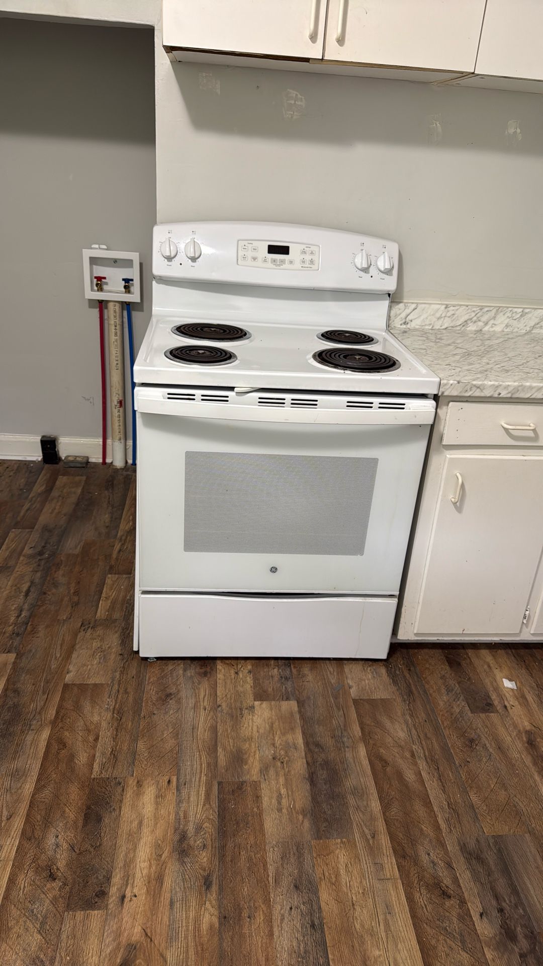 GE Electric Stove. Works Great! 100.00