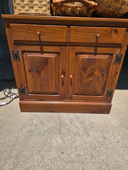 Dresser Ethen Allen