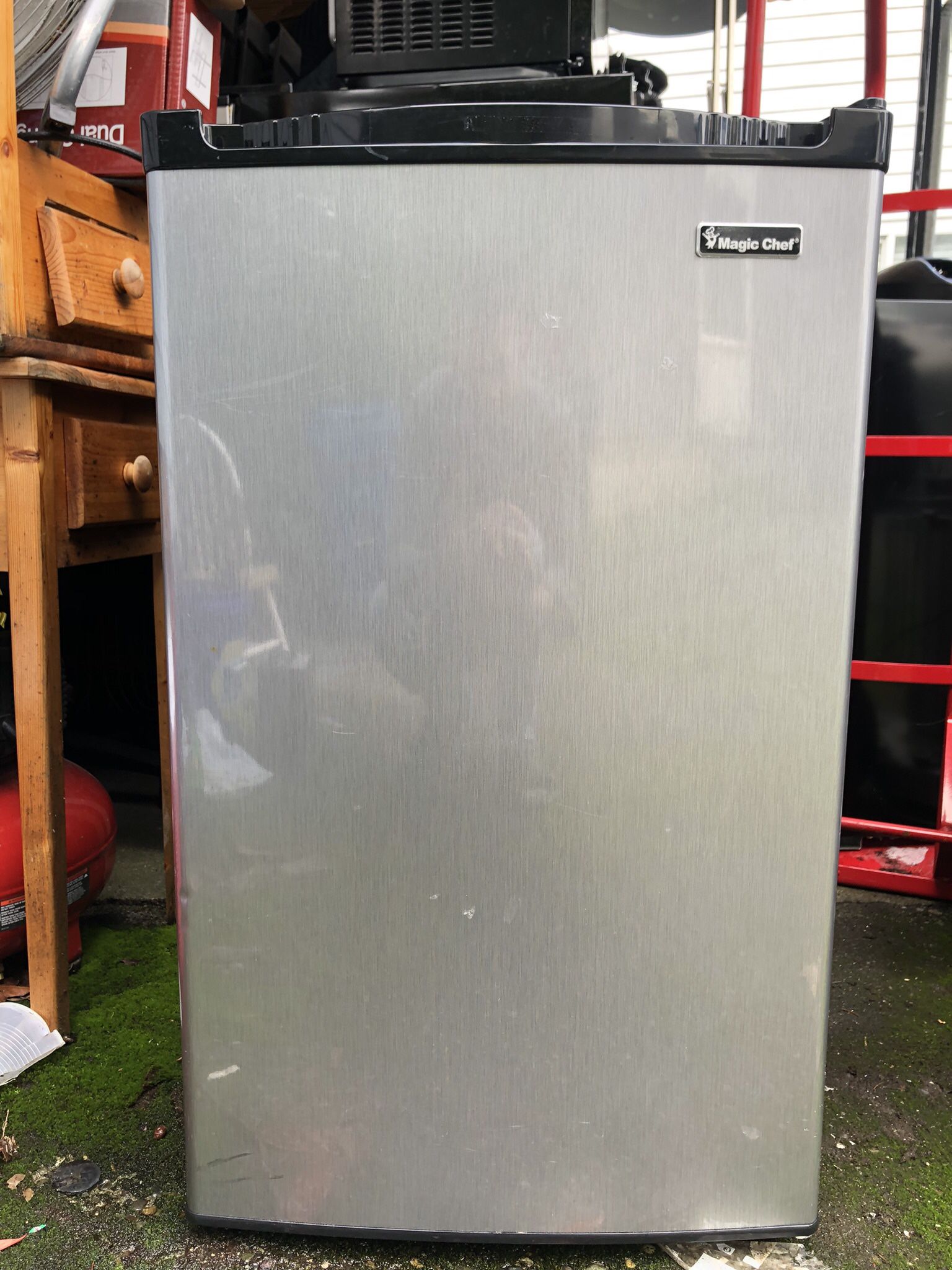 Refrigerator ( Xl Mini W/ ❄️✨)