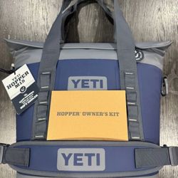 New YETI Hopper M15 Soft Cooler Navy Model HOPPM15