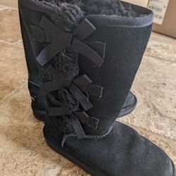 Gorgeous koolaburra Tall Bow boots size 1