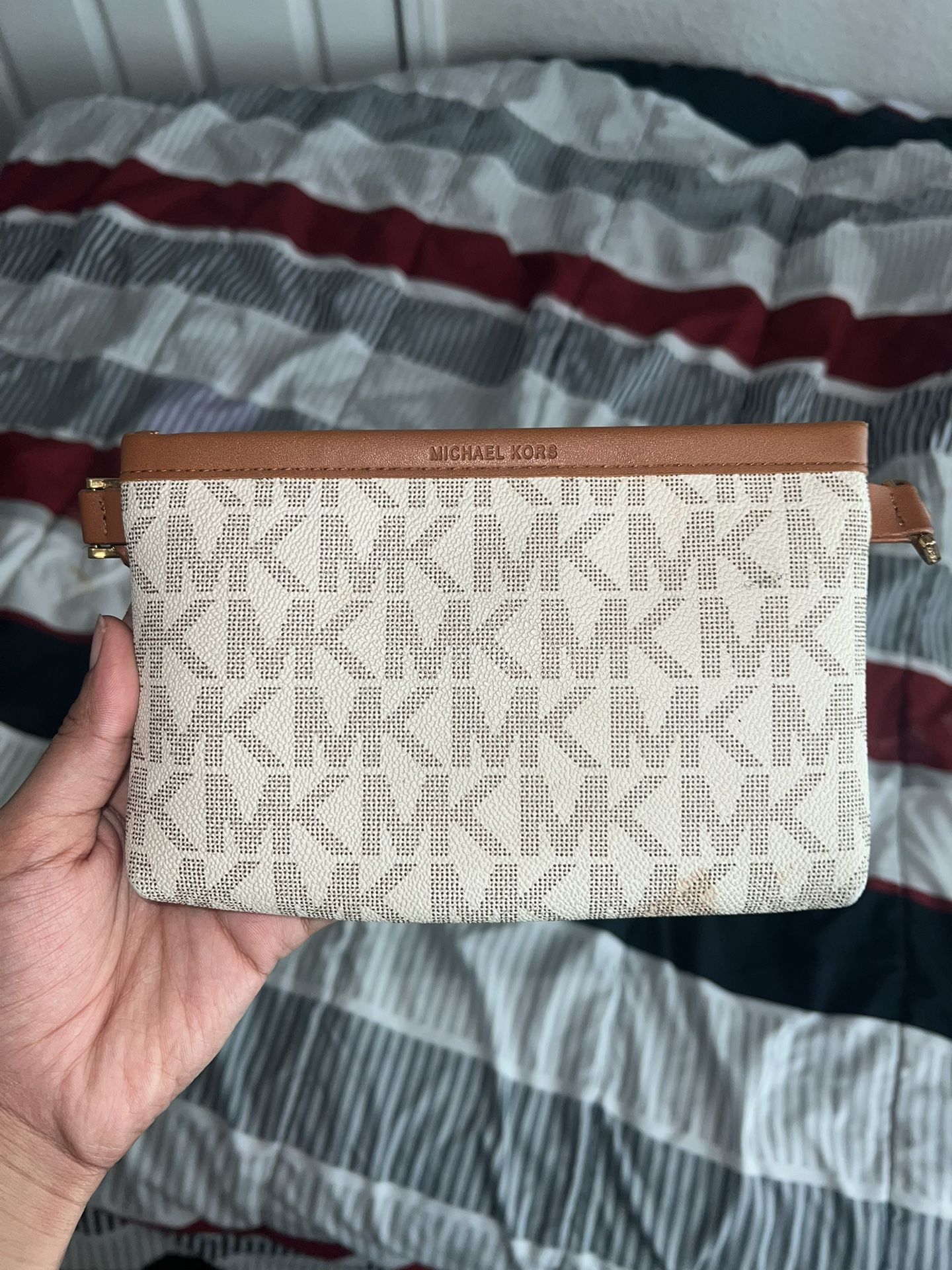 small micheal kors clutch / wallet 