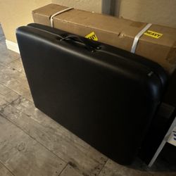 Master Massage Table (Brand new) 