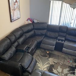 Large Leather Sectional Couch W/electric Recliners 