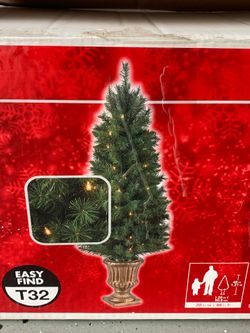4‑Ft Christmas Tree + Vase + Christmas Wreath (Bundle Deal)