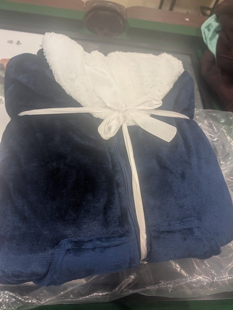 Navy Blue Zipper Robe