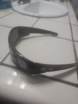 Oakley  gascan