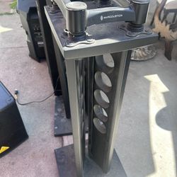 ISO acoustics Stands