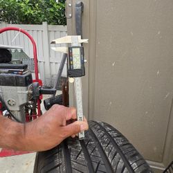 Tesla Tire Off 2019 Model 3 235/40ZR19 96W