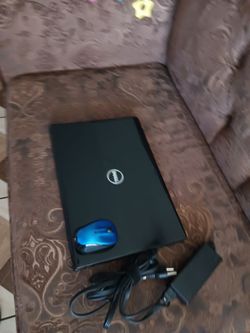 Laptop Dell Inspiron 5555-AMD-8-7410 R5-8GB Ram-1tb HD- go-od for stud-ents.