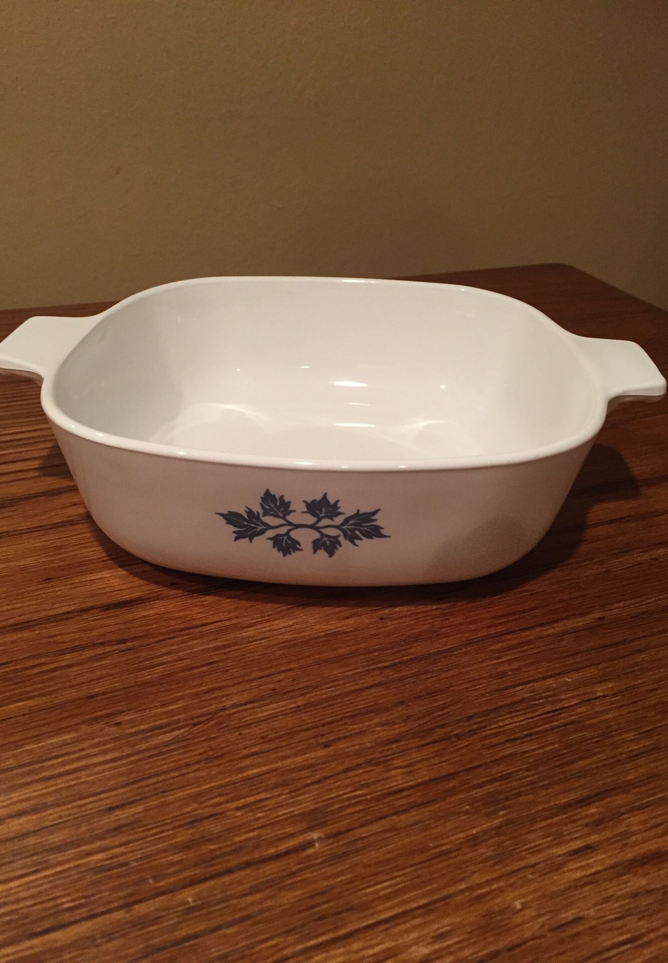 Pyroflam baking dish/corningware