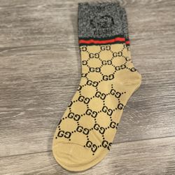 GUCCI WOMEN'S GG COTTON BLEND SOCKS SIZE M. ORIGINAL