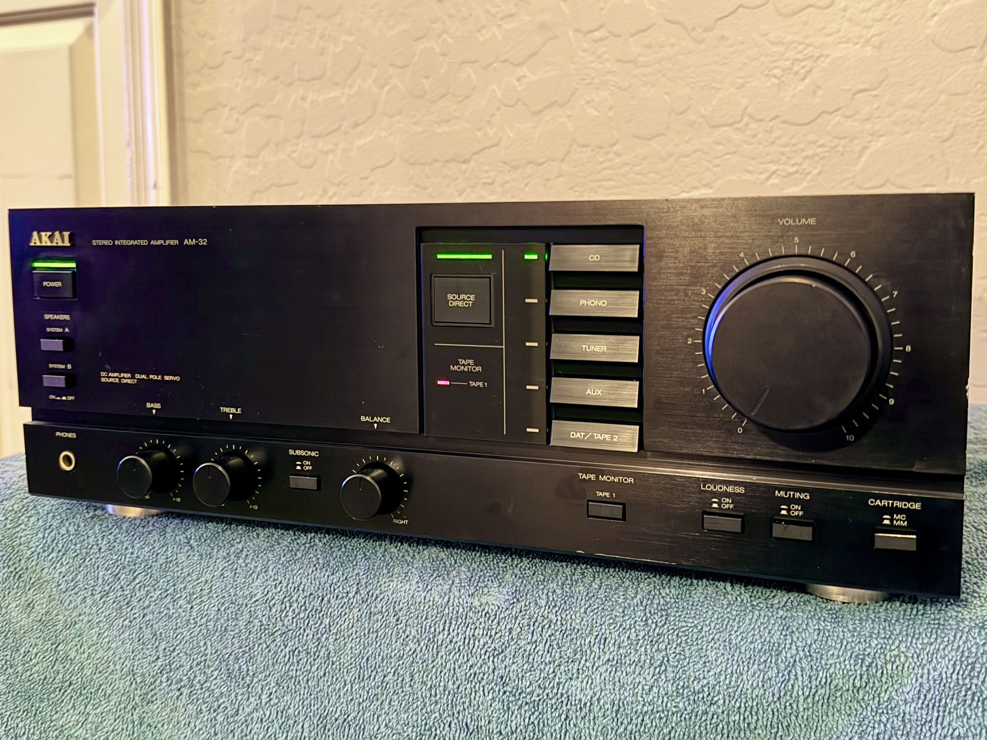 Akai AM-32 Integrated Amplifier