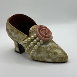 voctorian  age dolly shoe