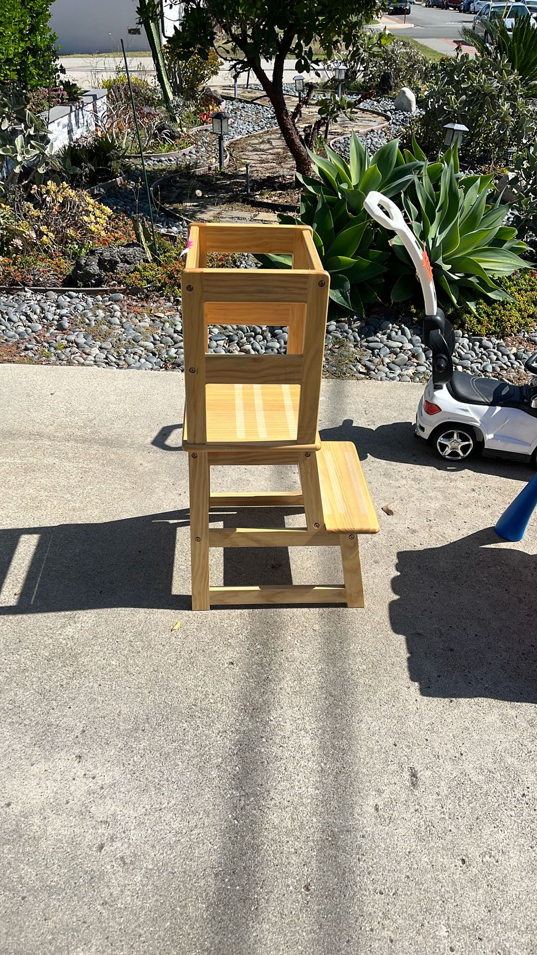 Toddler Wooden Standing Tower 