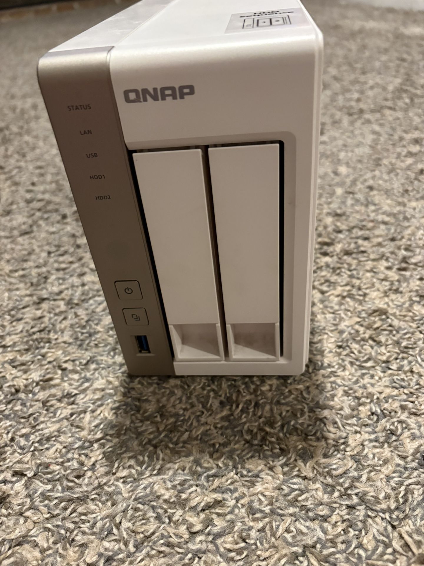 QNAP NAS TS-251 + Two 3TB HDD